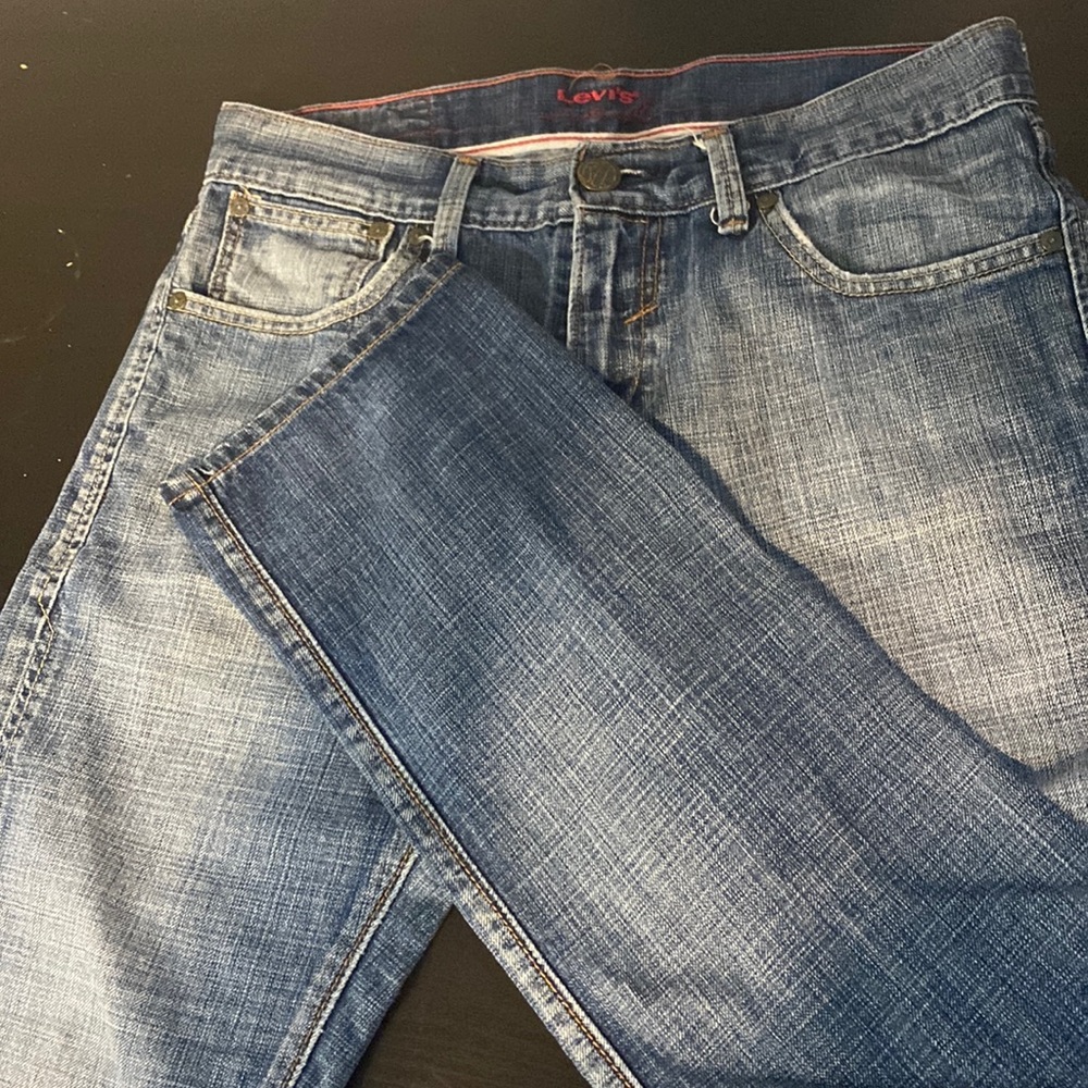 Levi’s red tag skinny straight jeans 30x32